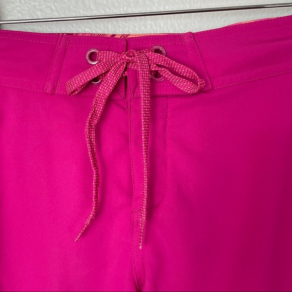 The North Face Pink Front Tie Back Pocket Board Shorts Size 6 - Picture 3 of 7